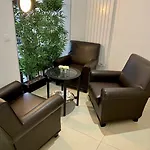 Le Theatre Hotel Suresnes