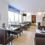Hotel Le Theatre Suresnes