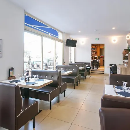 Le Theatre 3* Suresnes